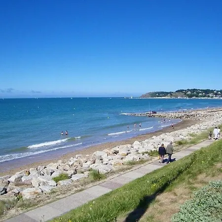 Cosy Avec Terrasse 150m De La *