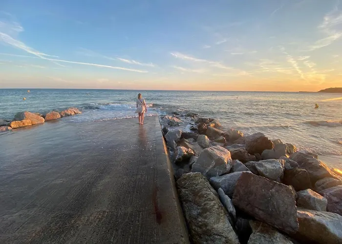 Cosy Avec Terrasse 150m De La Apartment *